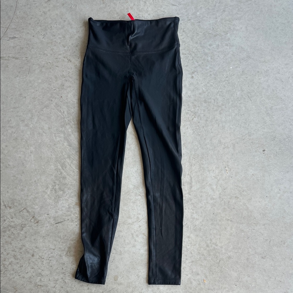Spanx Black women’s leggings, size medium ❤️